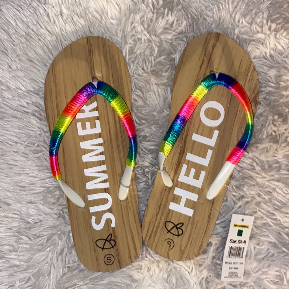 Bobbie Brooks flip flop Sandals NWT -Size Small 5-6